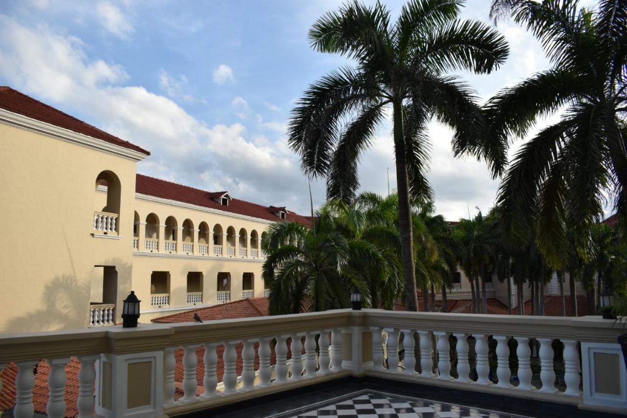 Hotel El Prado Barranquilla  Exterior foto The main building of the museum