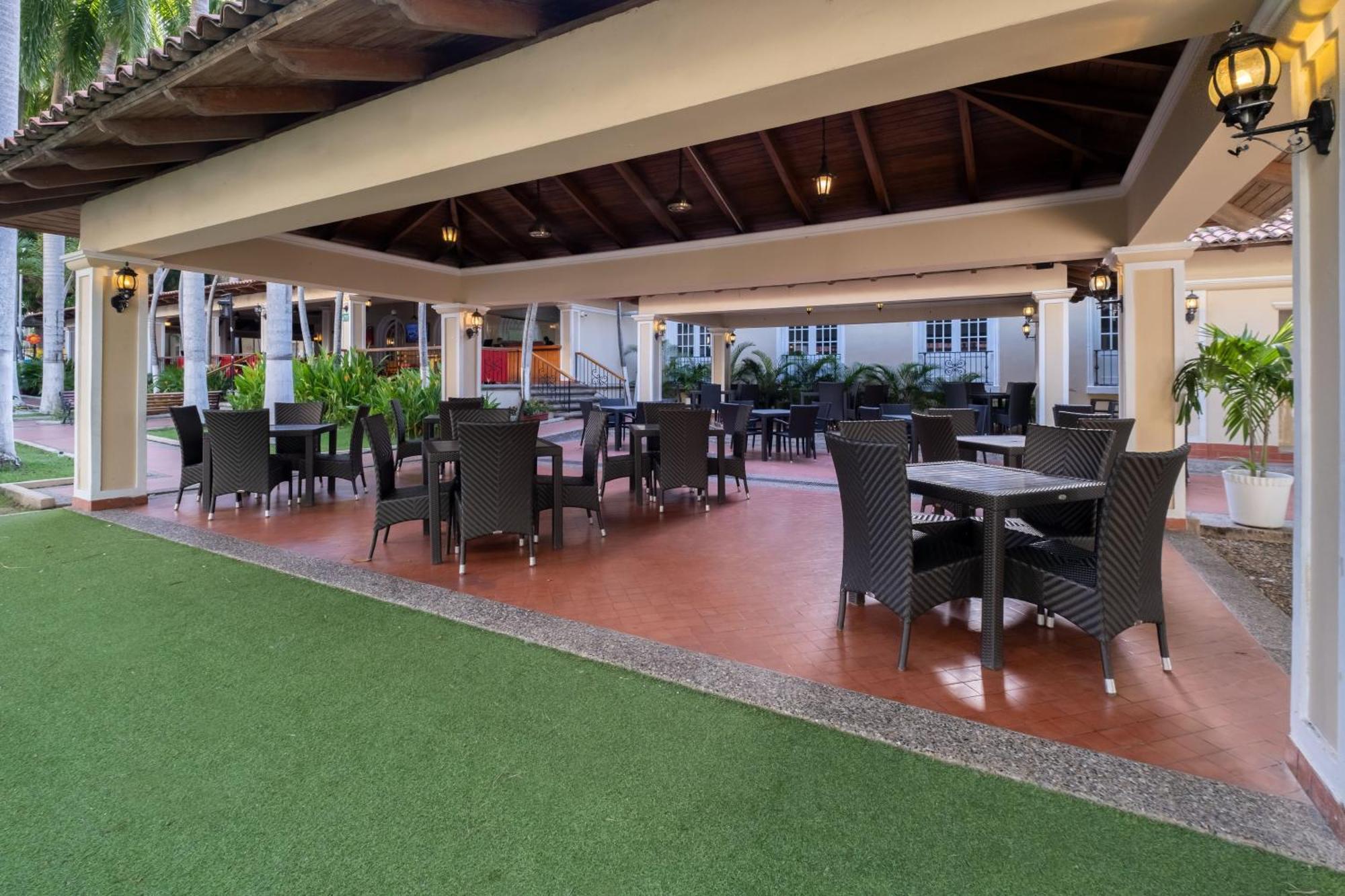 Hotel El Prado Barranquilla  Exterior foto The restaurant at the hotel